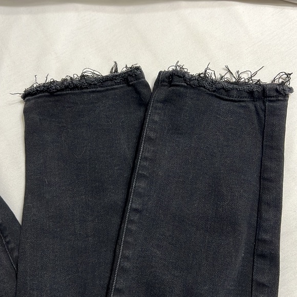 Black KanCan distressed skinny jeans - Picture 2 of 4